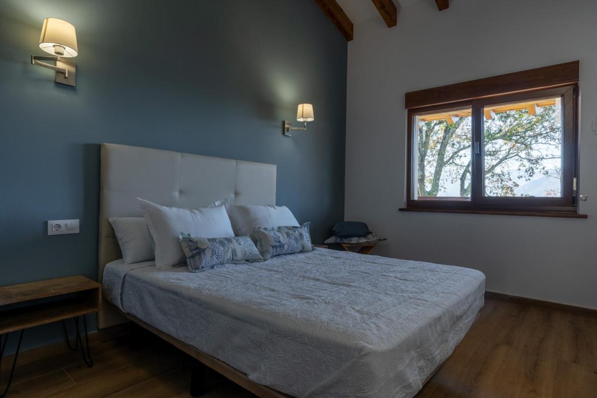 Apartamentos Montes Vindios Onís Exteriör bild