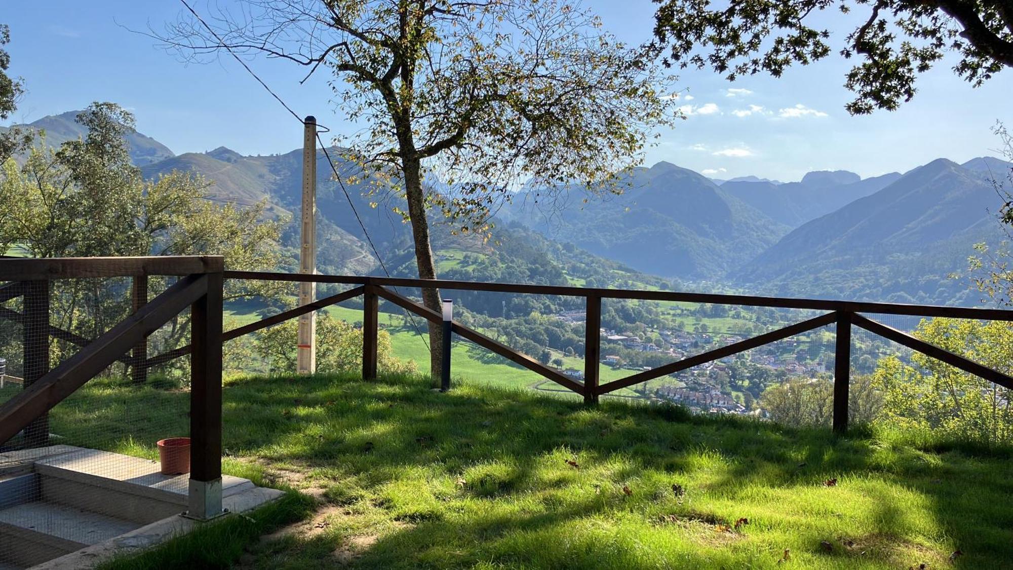 Apartamentos Montes Vindios Onís Exteriör bild