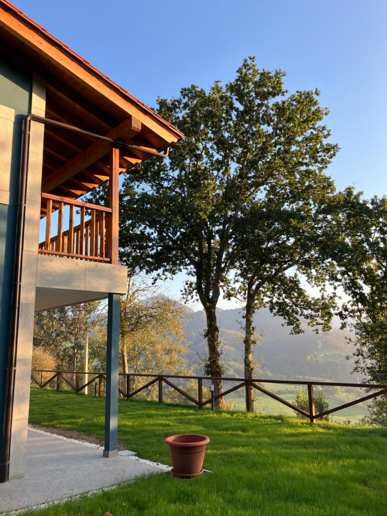Apartamentos Montes Vindios Onís Exteriör bild