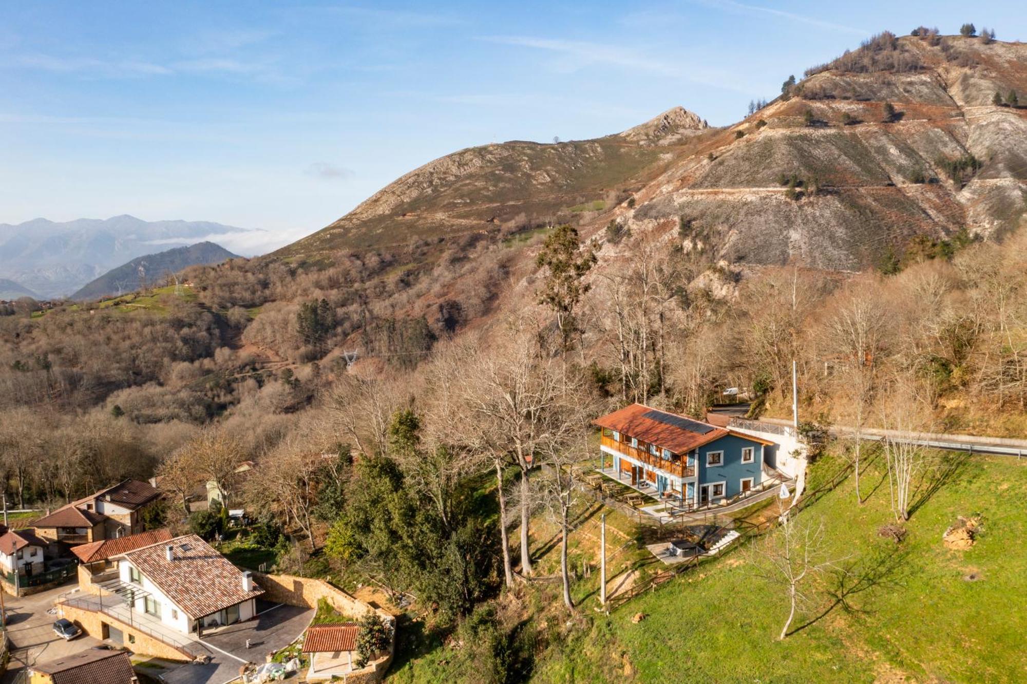 Apartamentos Montes Vindios Onís Exteriör bild