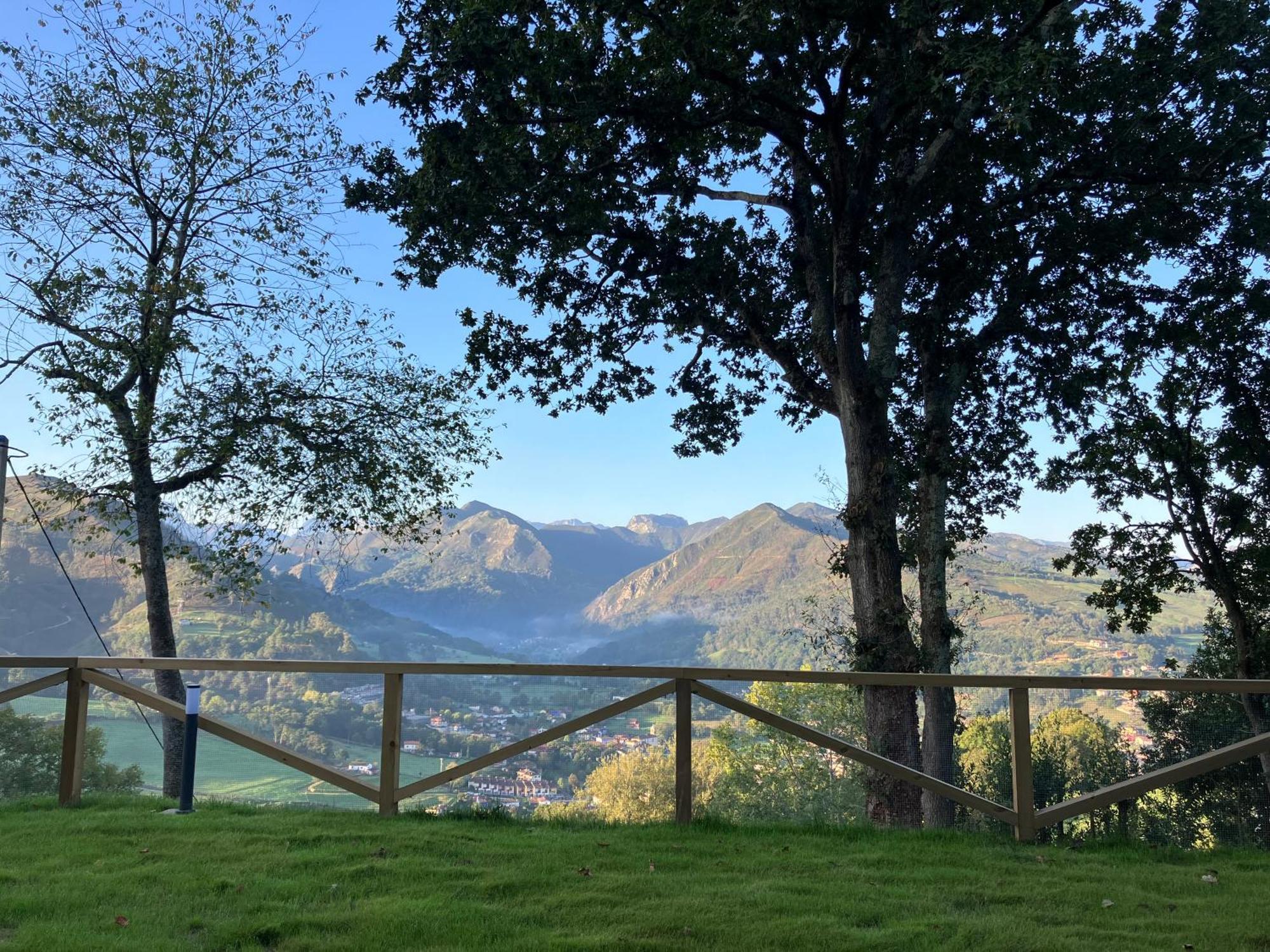 Apartamentos Montes Vindios Onís Exteriör bild